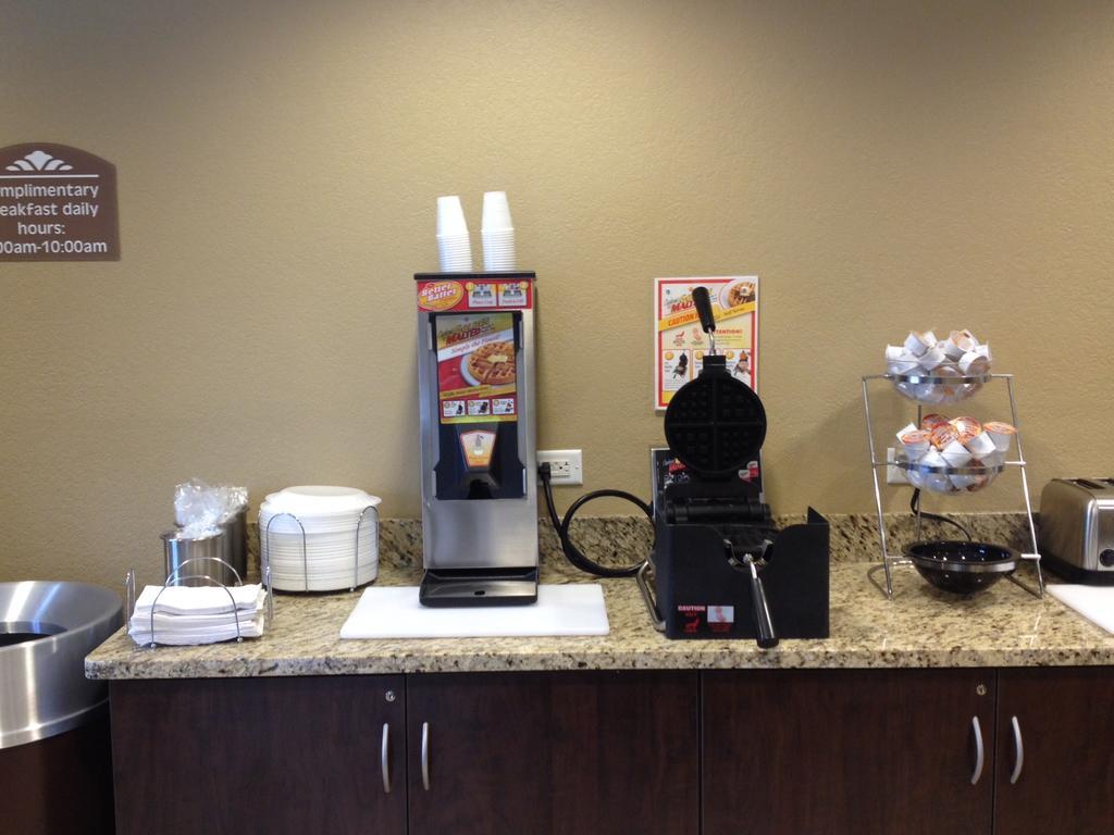 Microtel Inn & Suites By Wyndham Mineral Wells/Parkersburg Kültér fotó